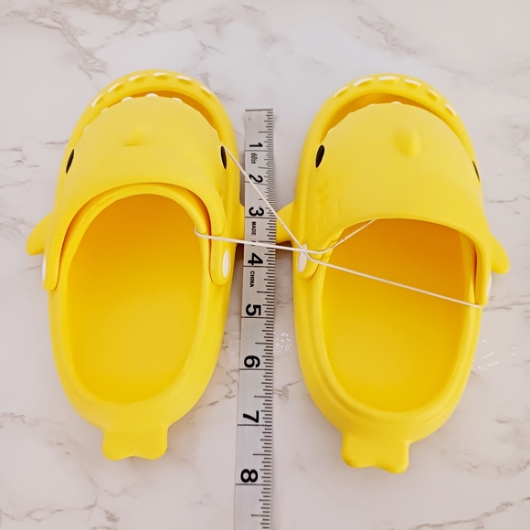 Shark Slides Toddler 8 - 8.5 NWT - Picture 9 of 10